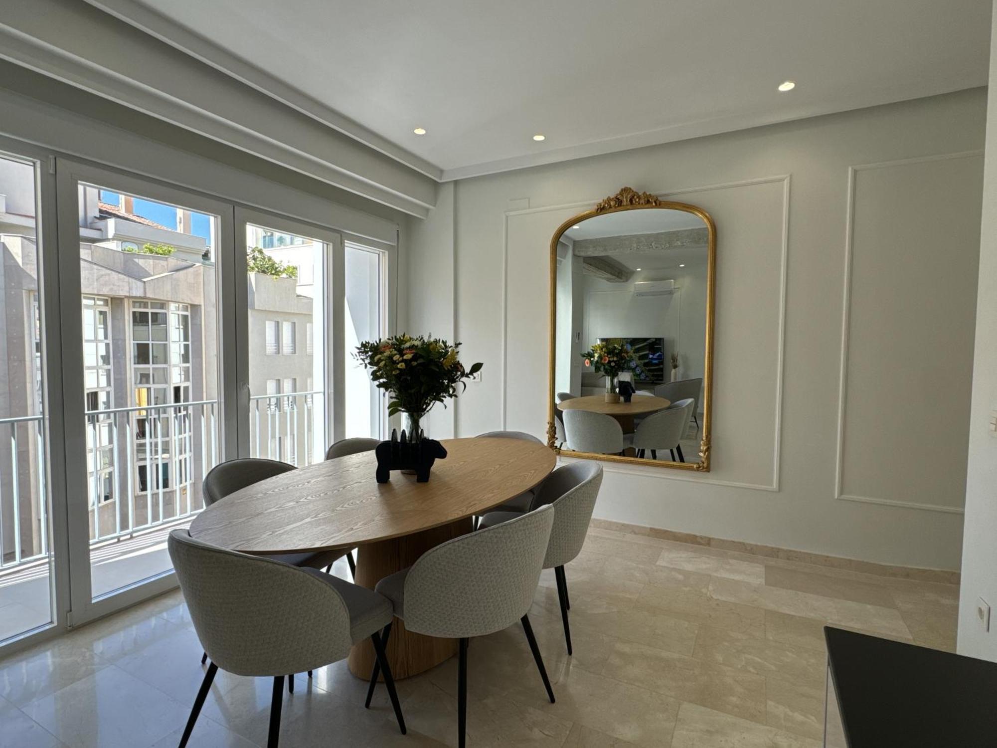 Navas 102 Cosmopolitan Loft Apartment Granada Bagian luar foto